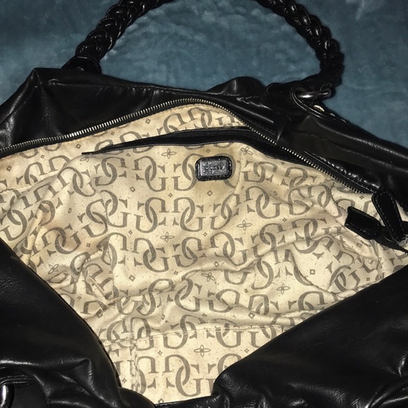Large Guess hobo purse - Picture 4 of 5